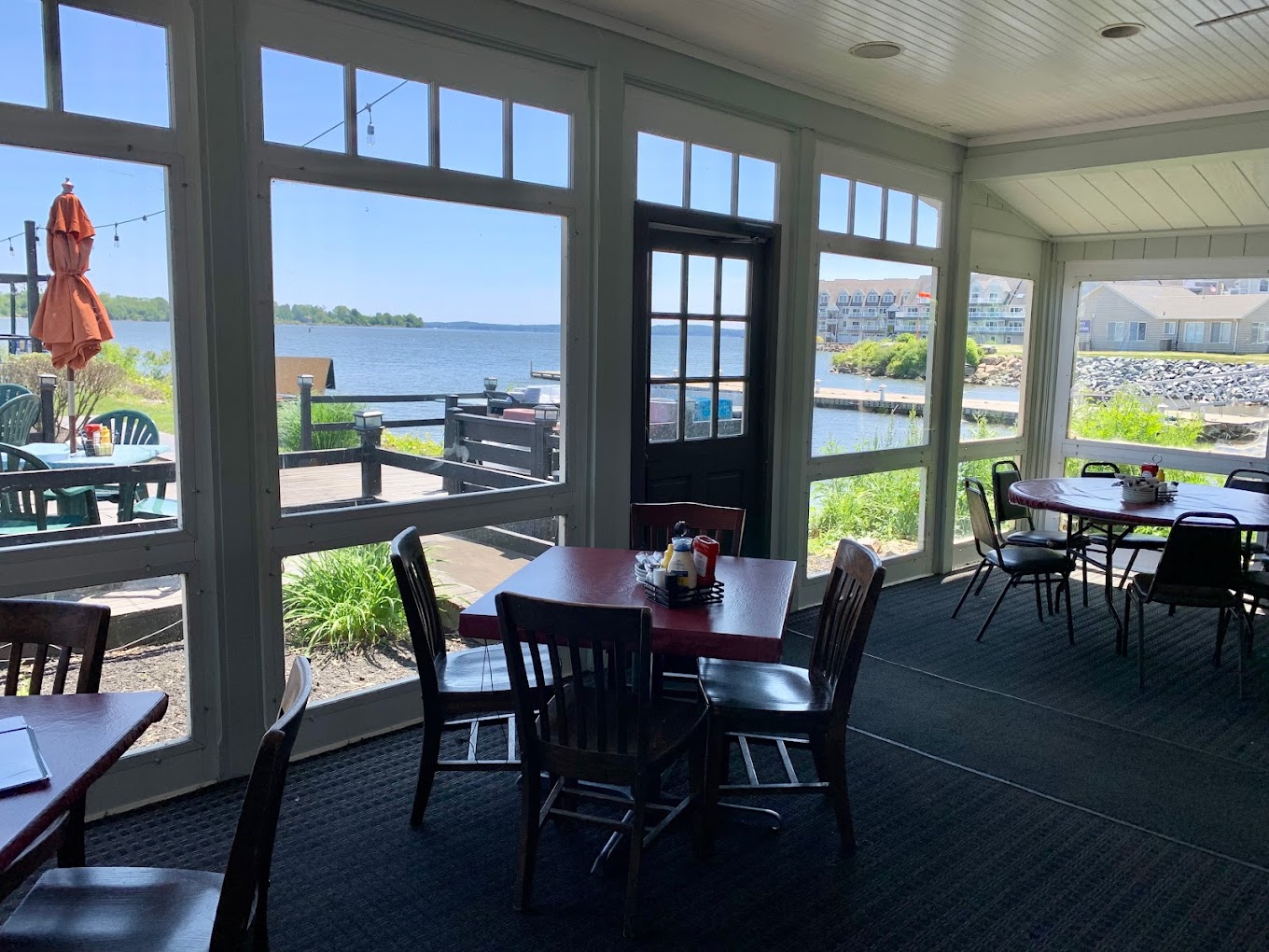 Interior of Tidewater Grille