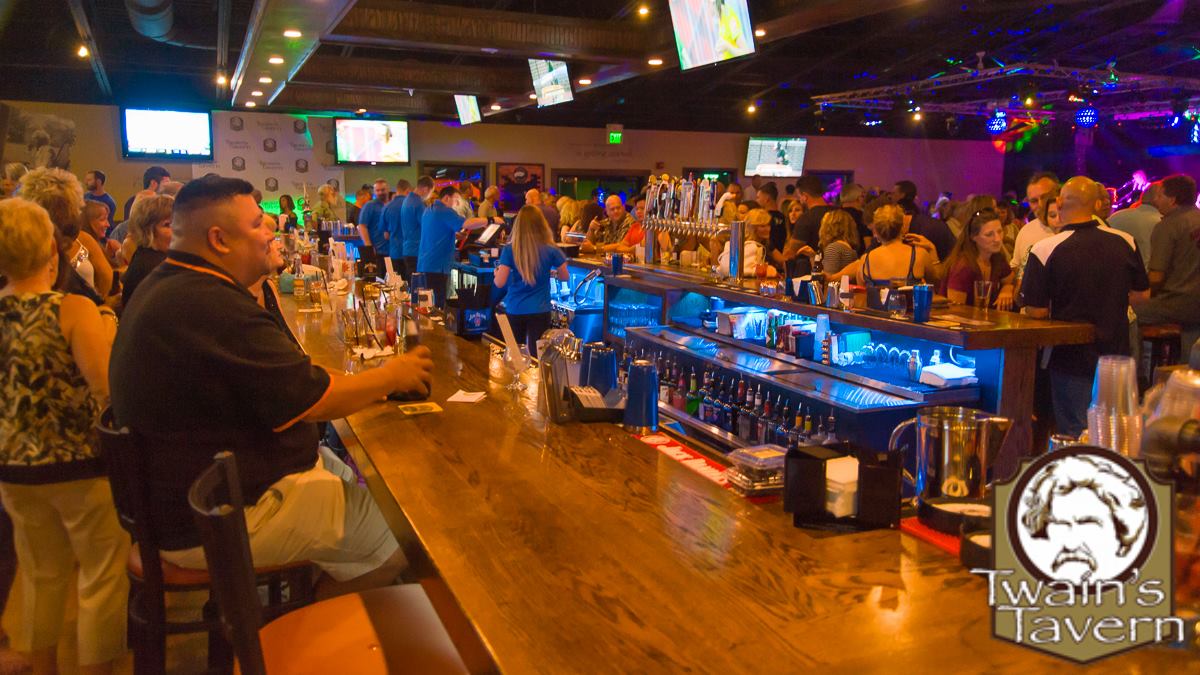 Interior of Twain's Tavern, bar area