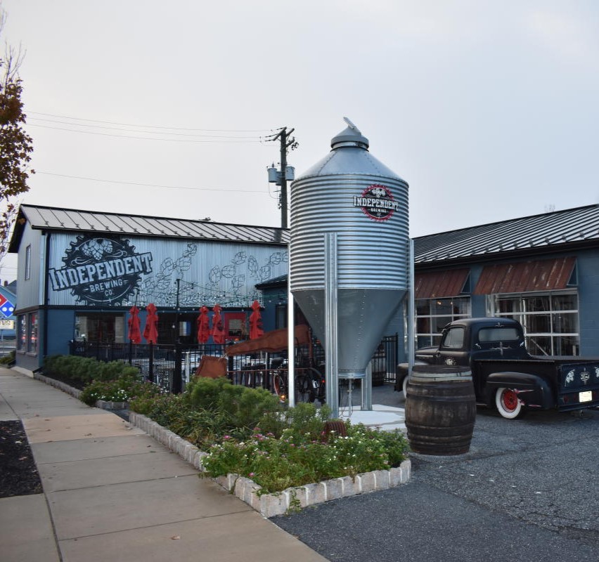 exterior of independent brewing