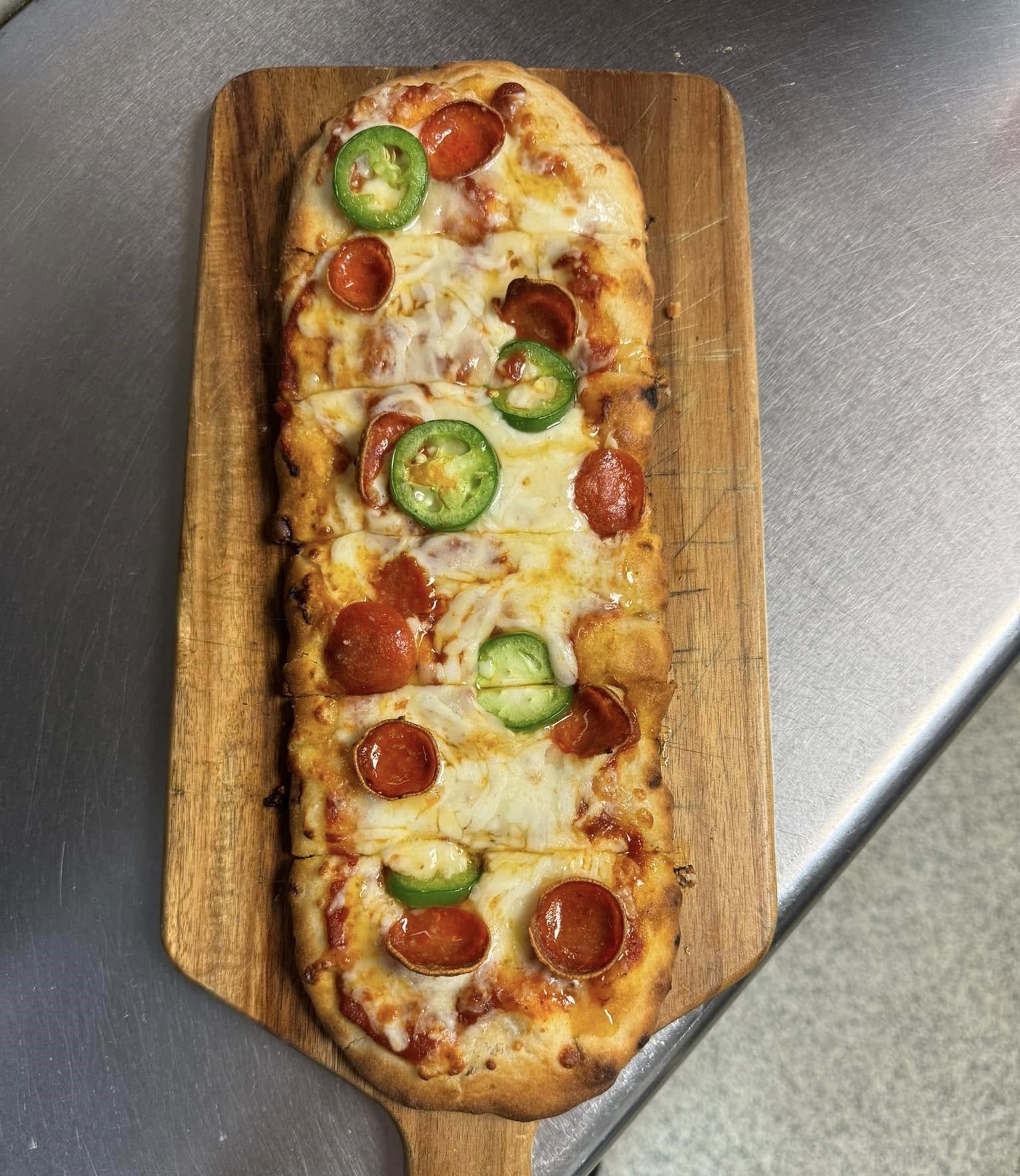 a spicy pepperoni flatbread
